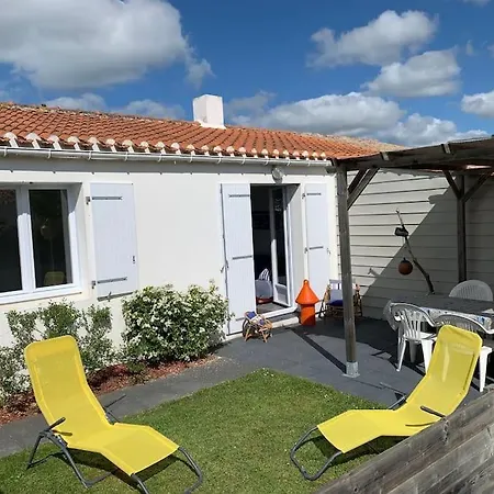 Maison Dans Impasse Privative, Plage, Gare A Pied Holiday home *